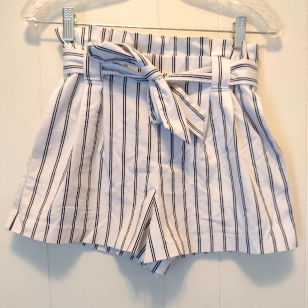 Zara TRF Collection Size XS Pleated Belted Paper Bag Shorts White Striped